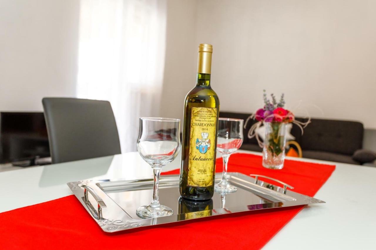 Apartman Dobrila Vrh  エクステリア 写真