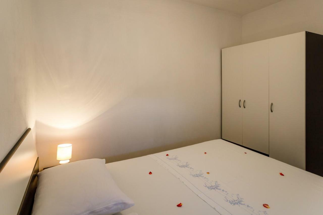 Apartman Dobrila Vrh  エクステリア 写真