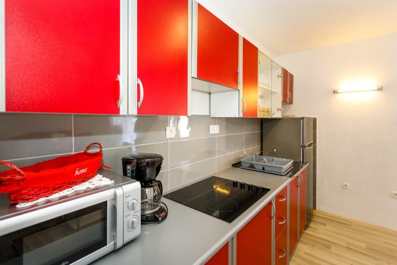 Apartman Dobrila Vrh  エクステリア 写真